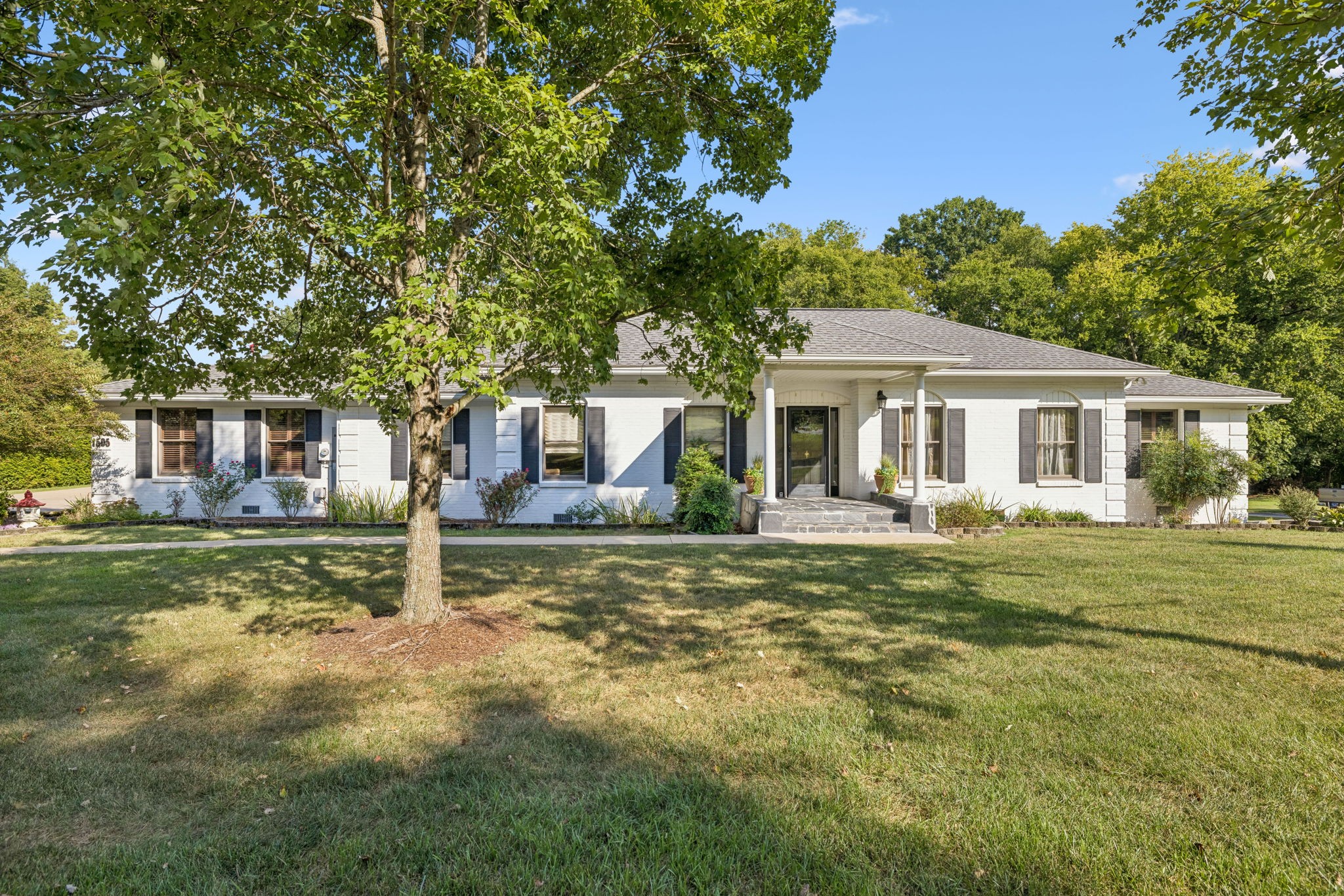 1505 Timberwood Dr, Columbia, TN 38401