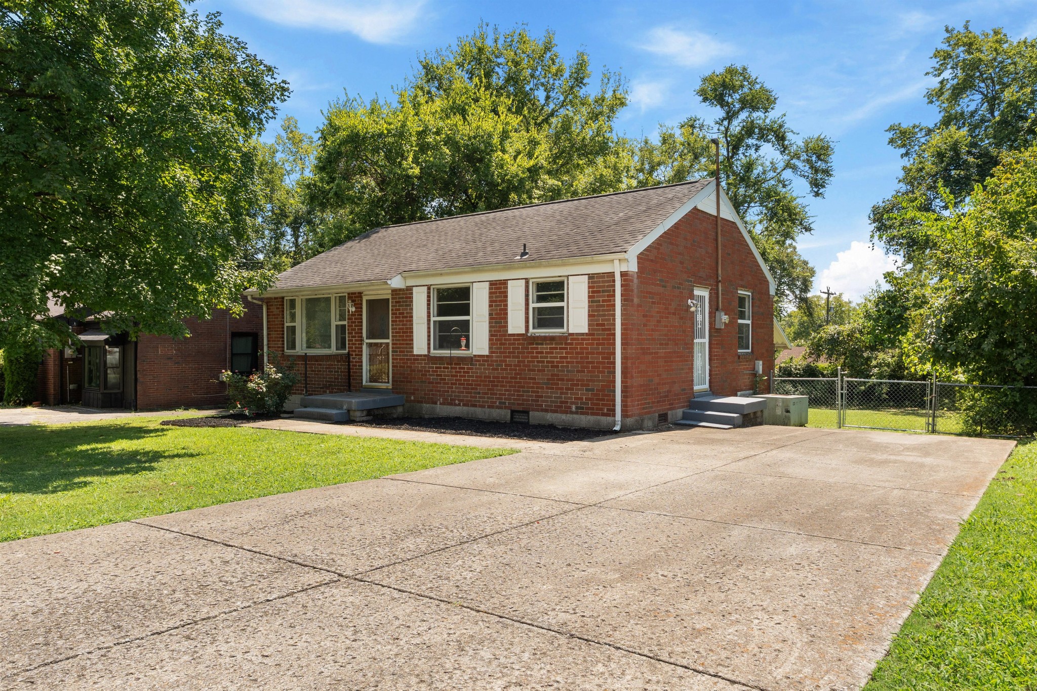 2939 Lakeland Dr, Nashville, TN 37214
