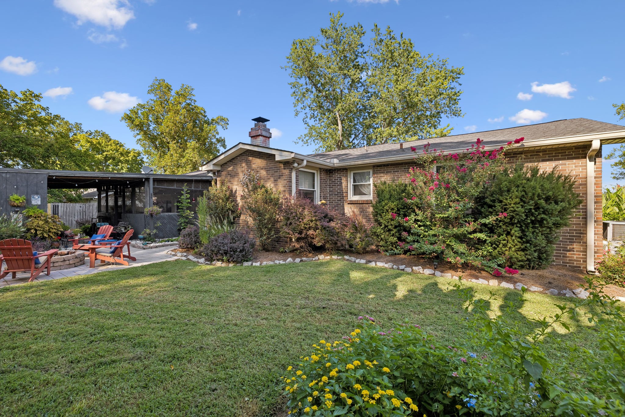 211 Edgewater Dr, Mount Juliet, TN 37122