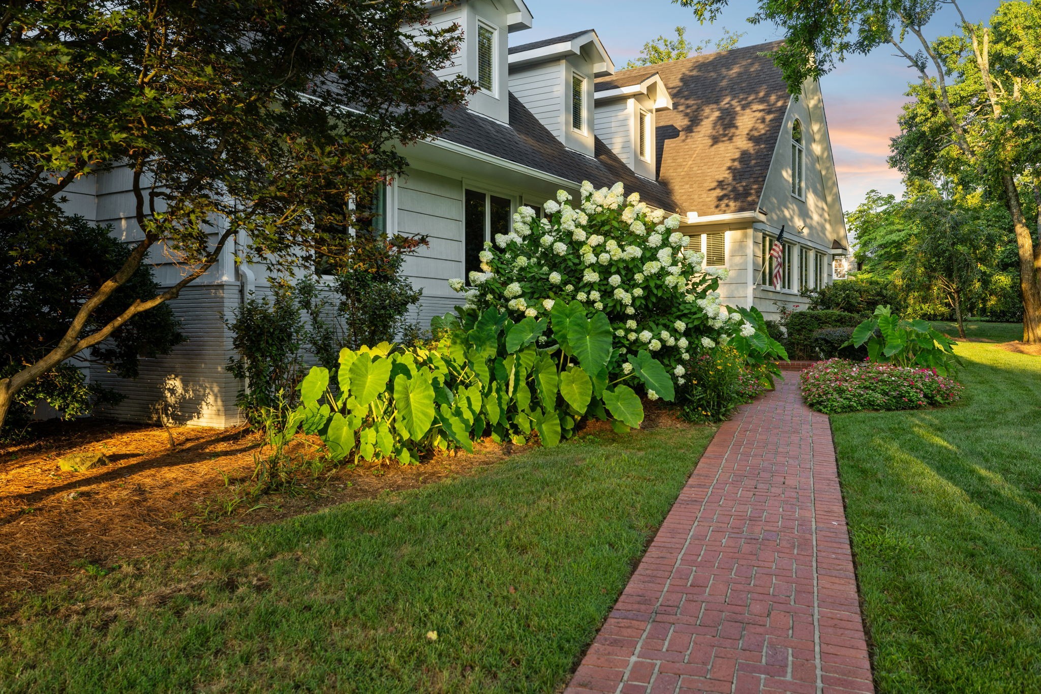 206 Hillwood Blvd NE, Nashville, TN 37205
