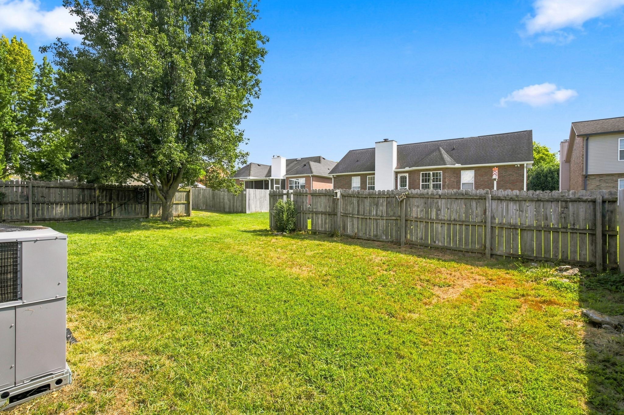 105 Clovercrest Dr, Hendersonville, TN 37075