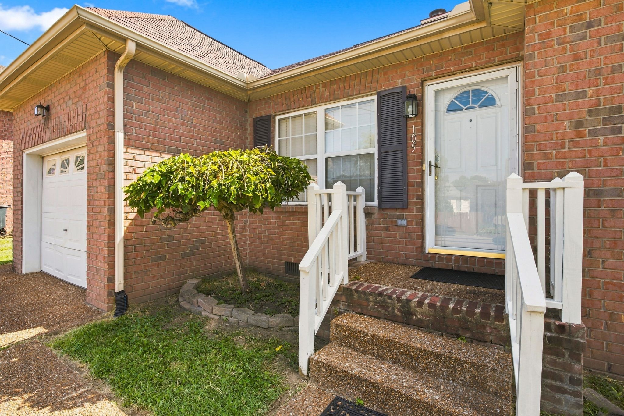 105 Clovercrest Dr, Hendersonville, TN 37075
