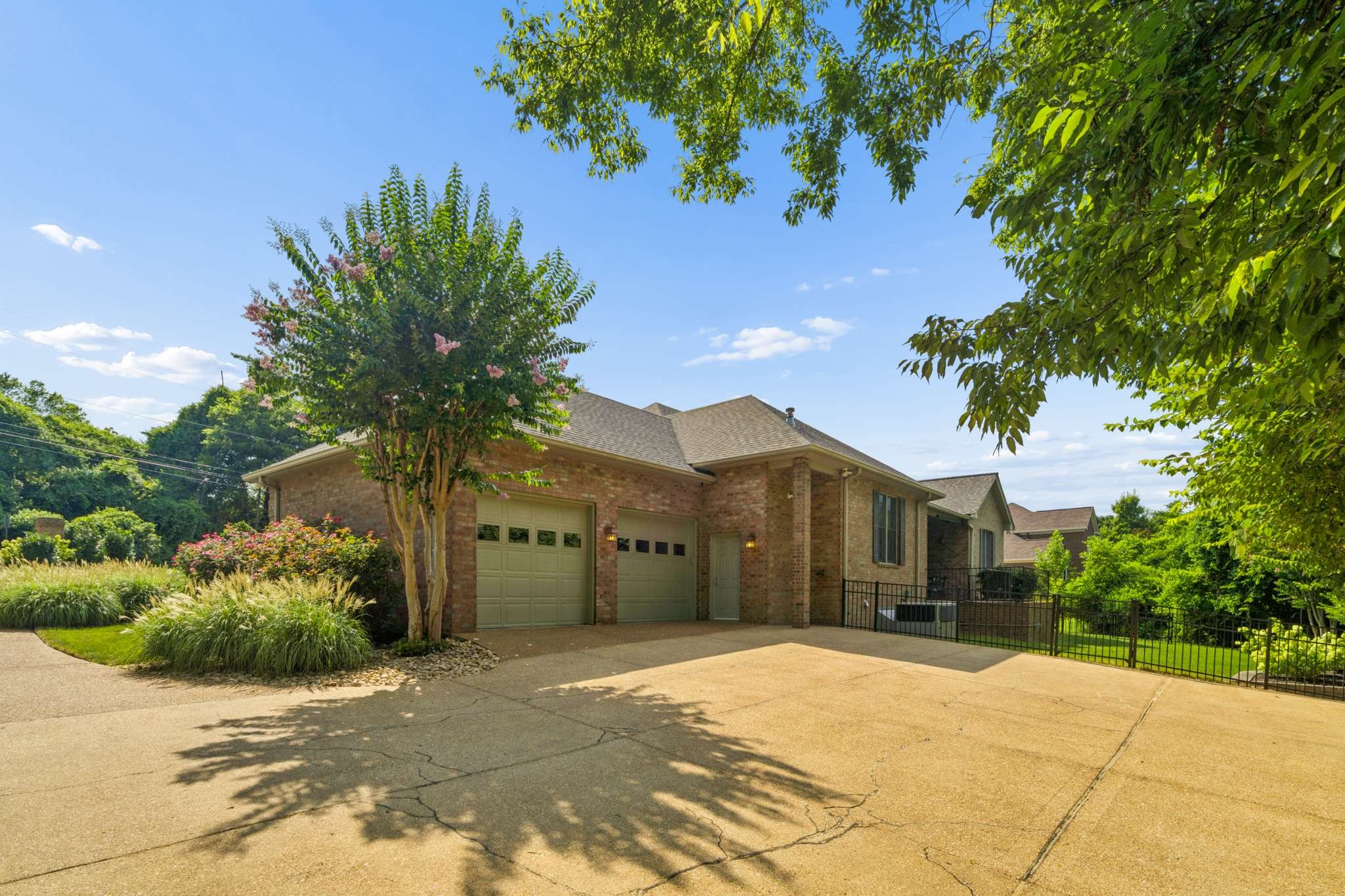 770 Peach Orchard Dr, Nashville, TN 37204