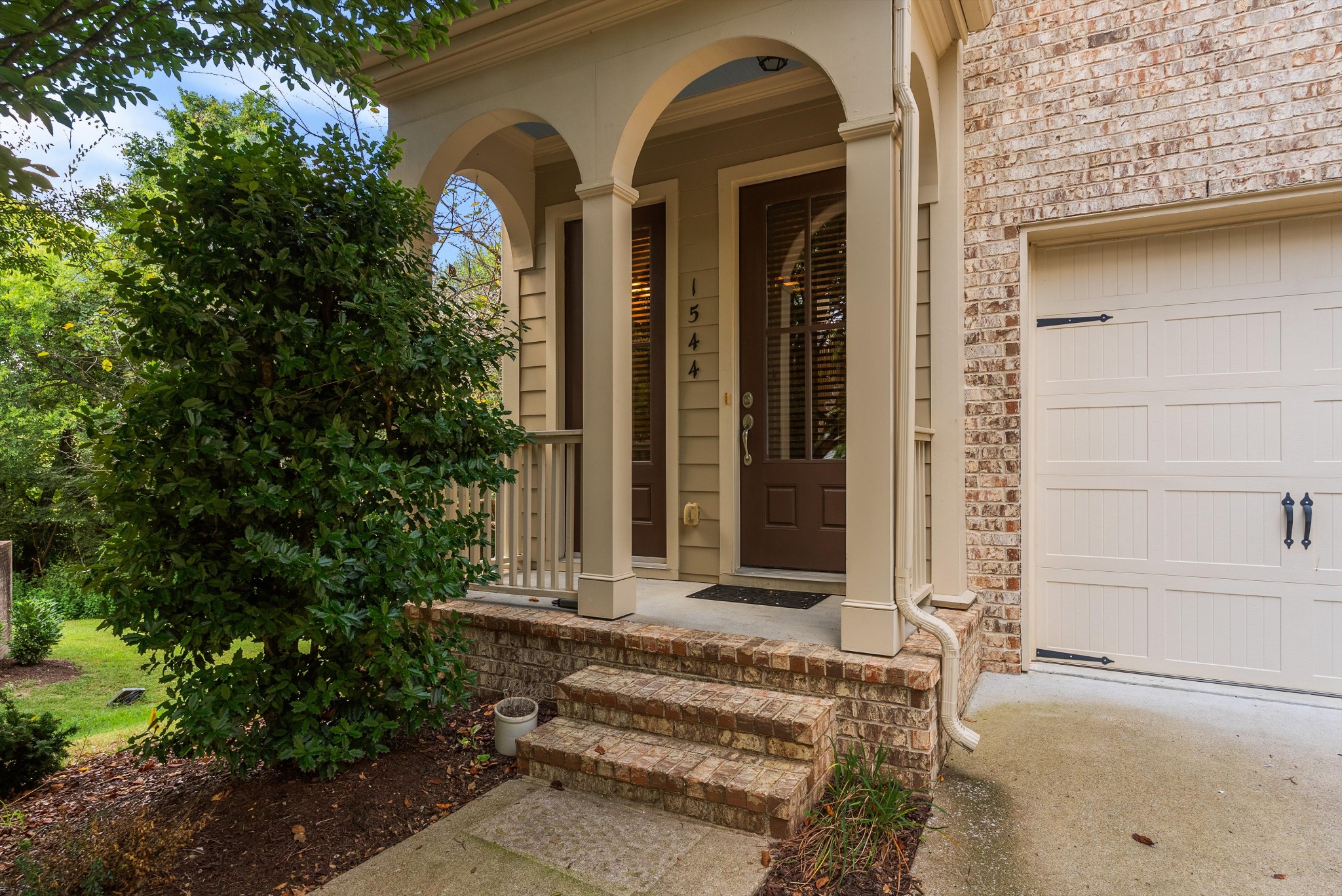 1544 Hampshire Pl, Thompsons Station, TN 37179