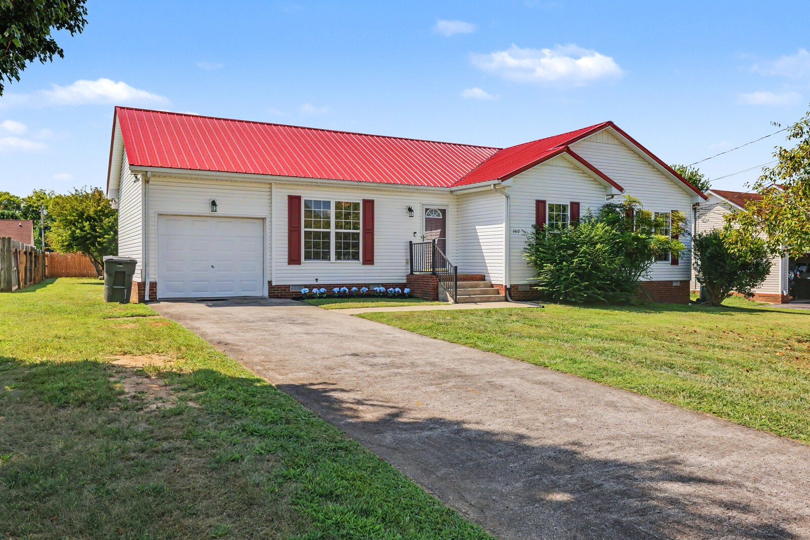 1612 London Dr, Columbia, TN 38401