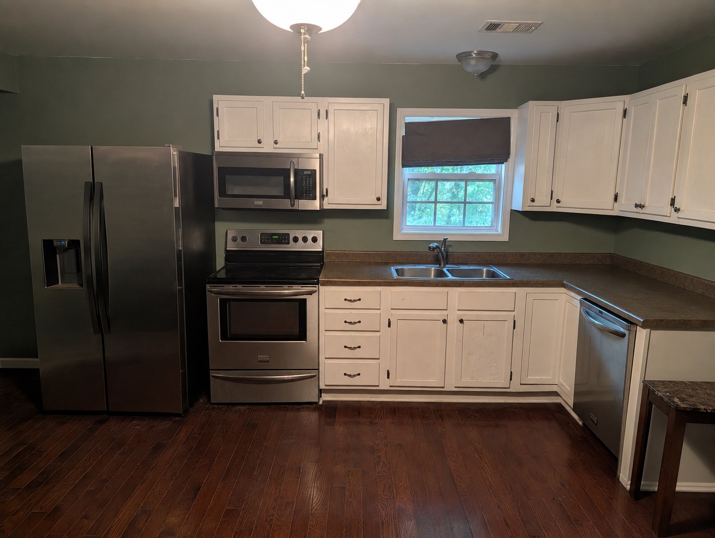 1518 Matlock Dr, Chapmansboro, TN 37035