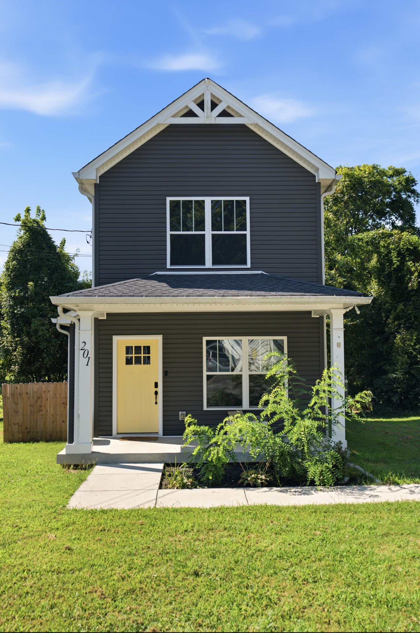 201 16th Ave E, Springfield, TN 37172