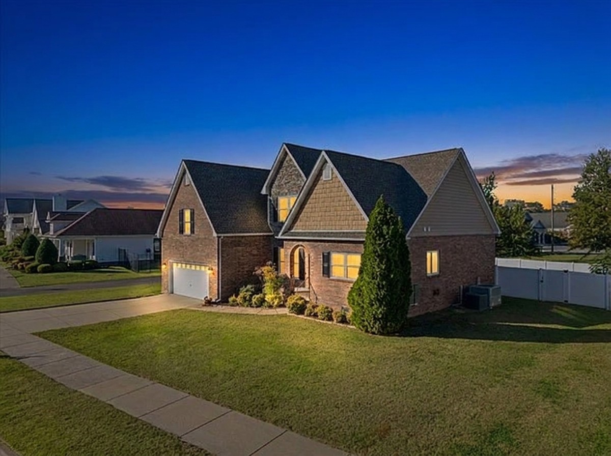 2187 Gold Valley Dr, Murfreesboro, TN 37130