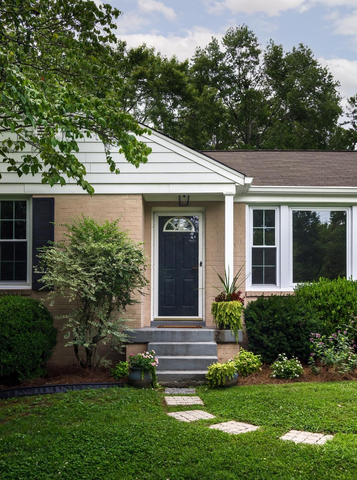 5021 Churchill Dr, Nashville, TN 37211