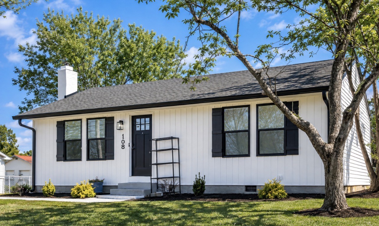 1100 S Russell St, Portland, TN 37148