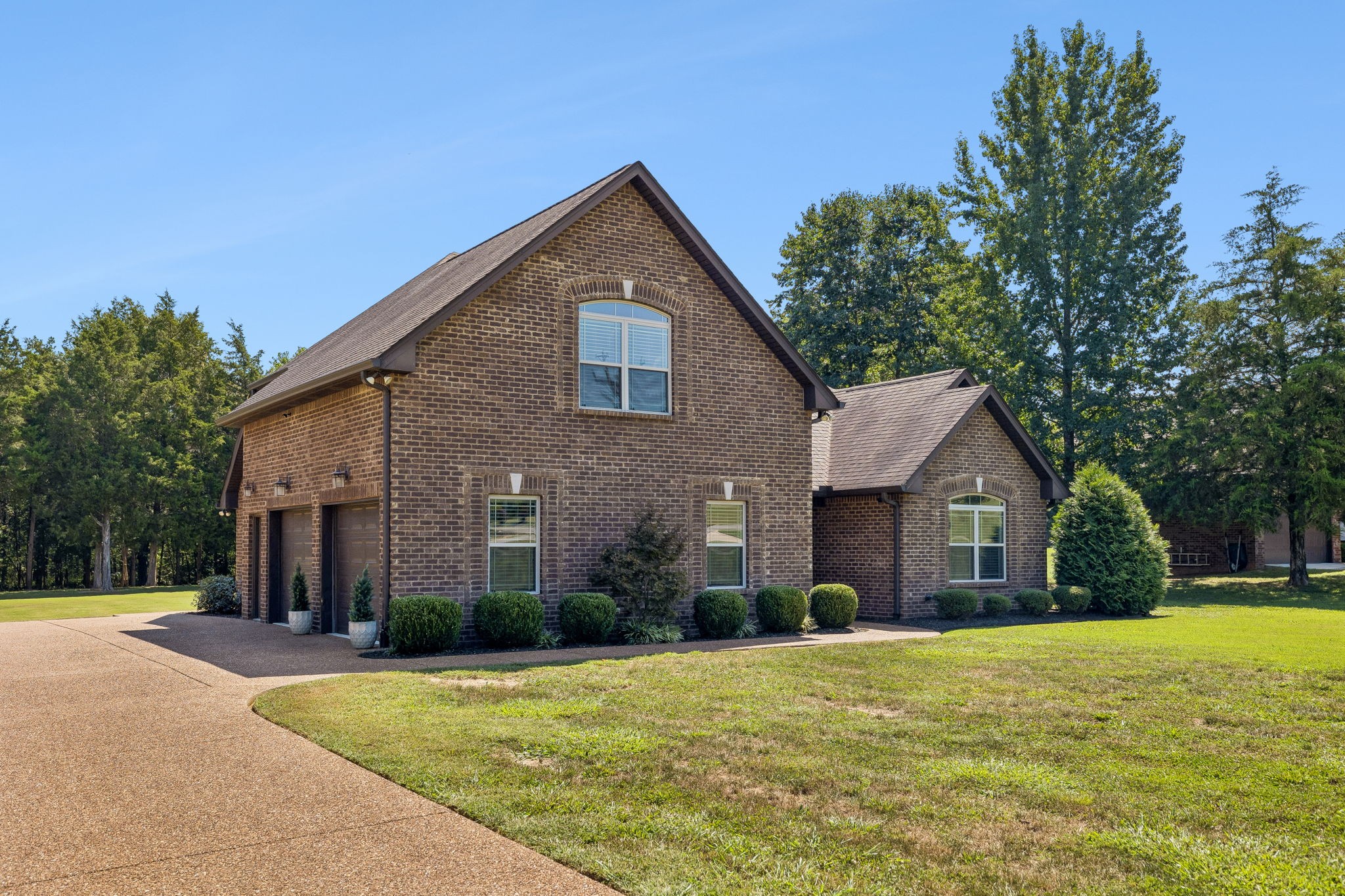 2045 Mann Rd, Lebanon, TN 37087