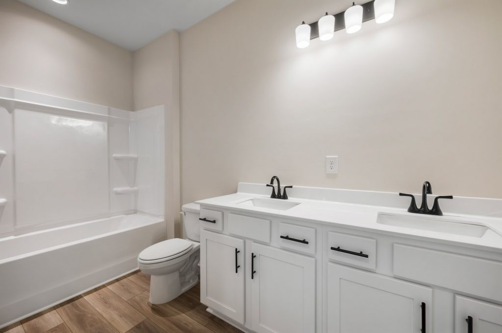 225 Hampshire Way, White House, TN 37188