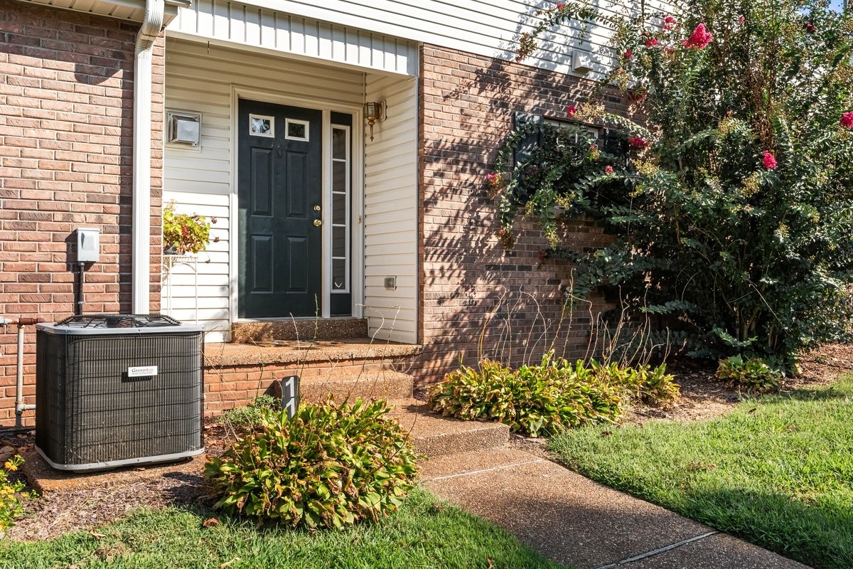 111 Eastdale Ln, Dickson, TN 37055