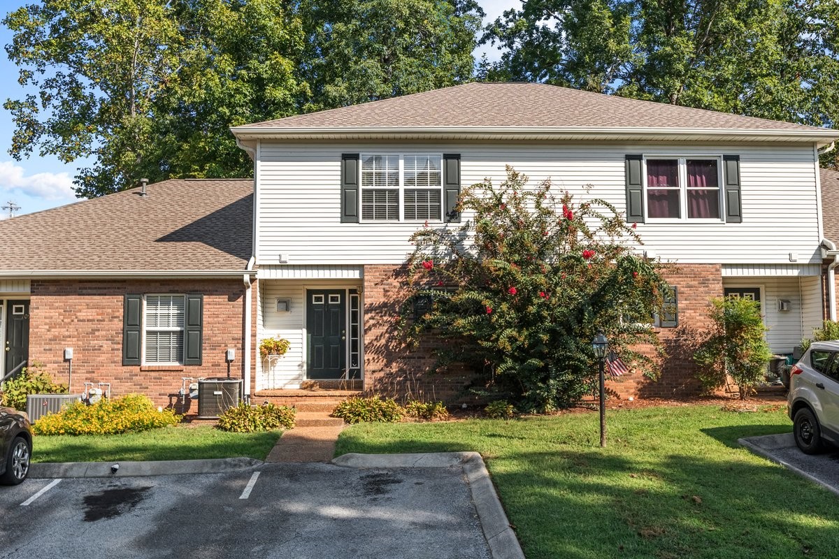 111 Eastdale Ln, Dickson, TN 37055