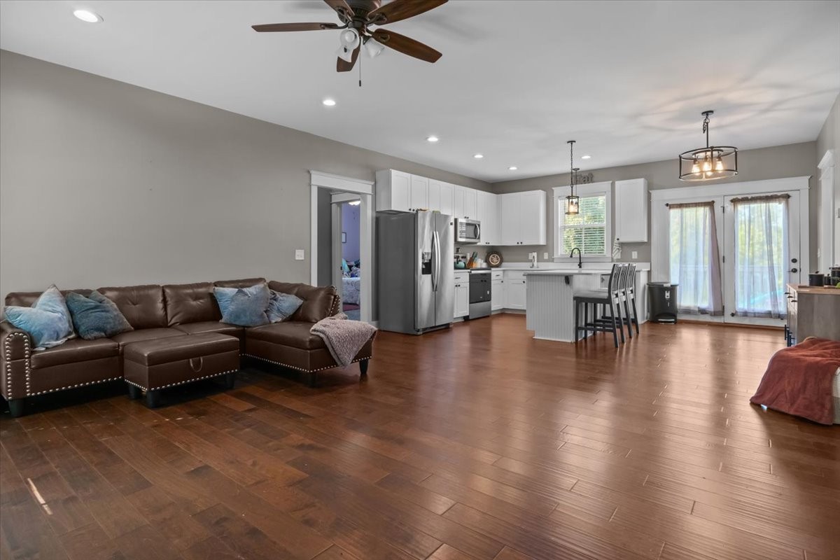 3697 Bowker Rd, Charlotte, TN 37036