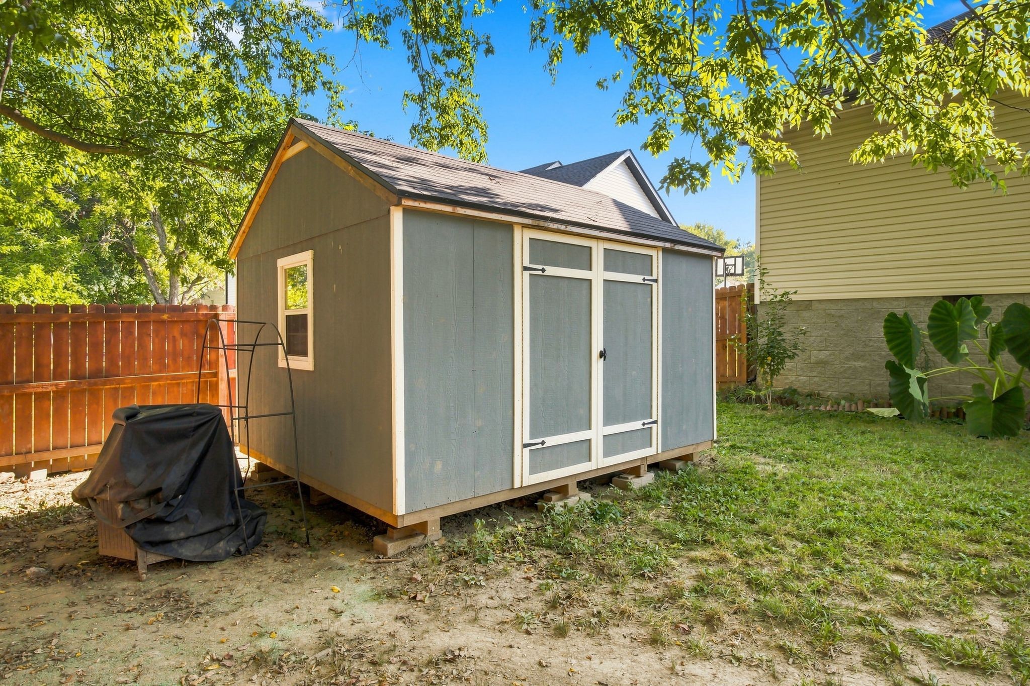 2075 Justice St, Greenbrier, TN 37073
