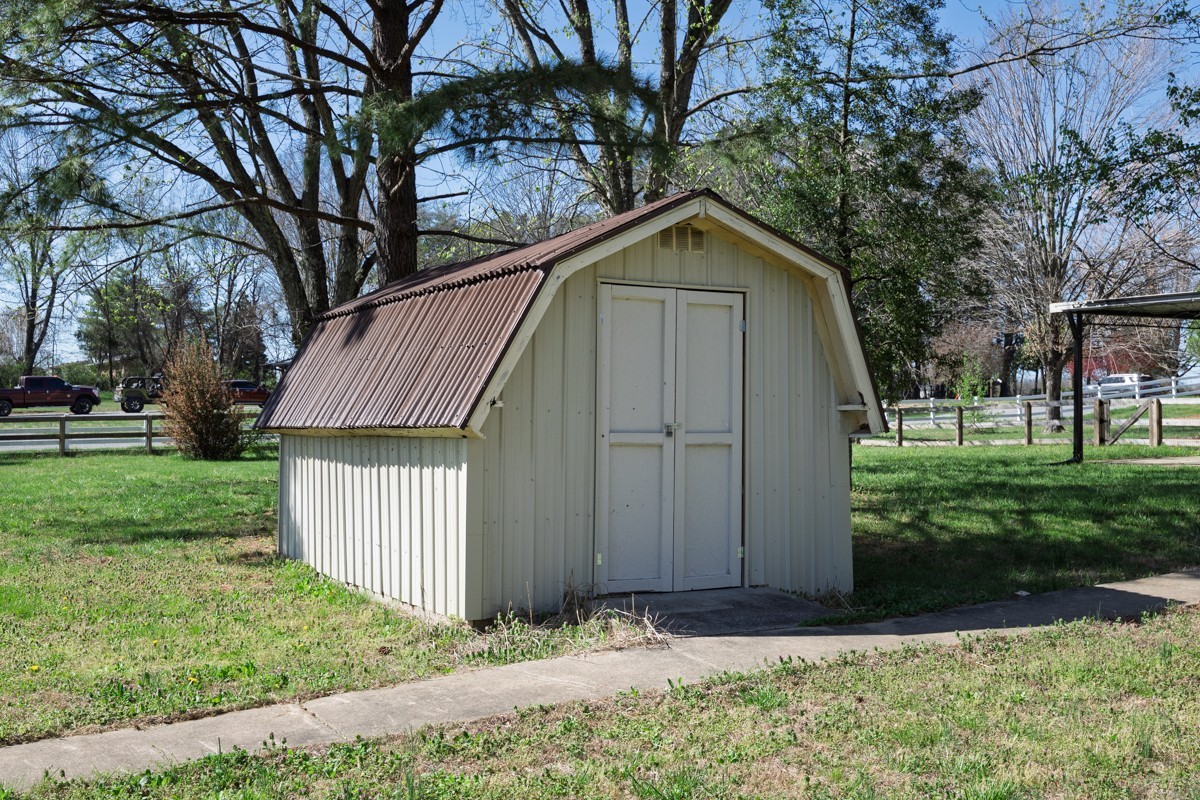 829 Highway 52 E, Portland, TN 37148