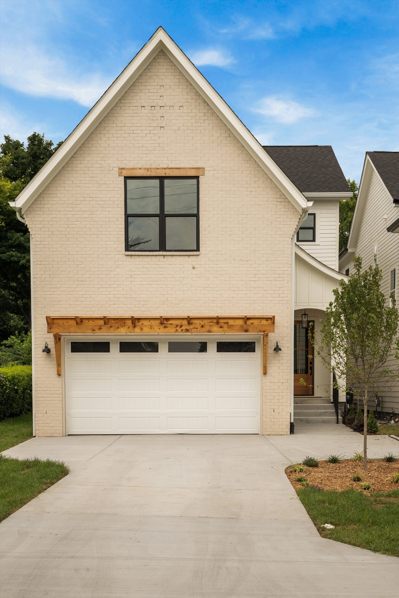 806 Newhall Dr, Nashville, TN 37206