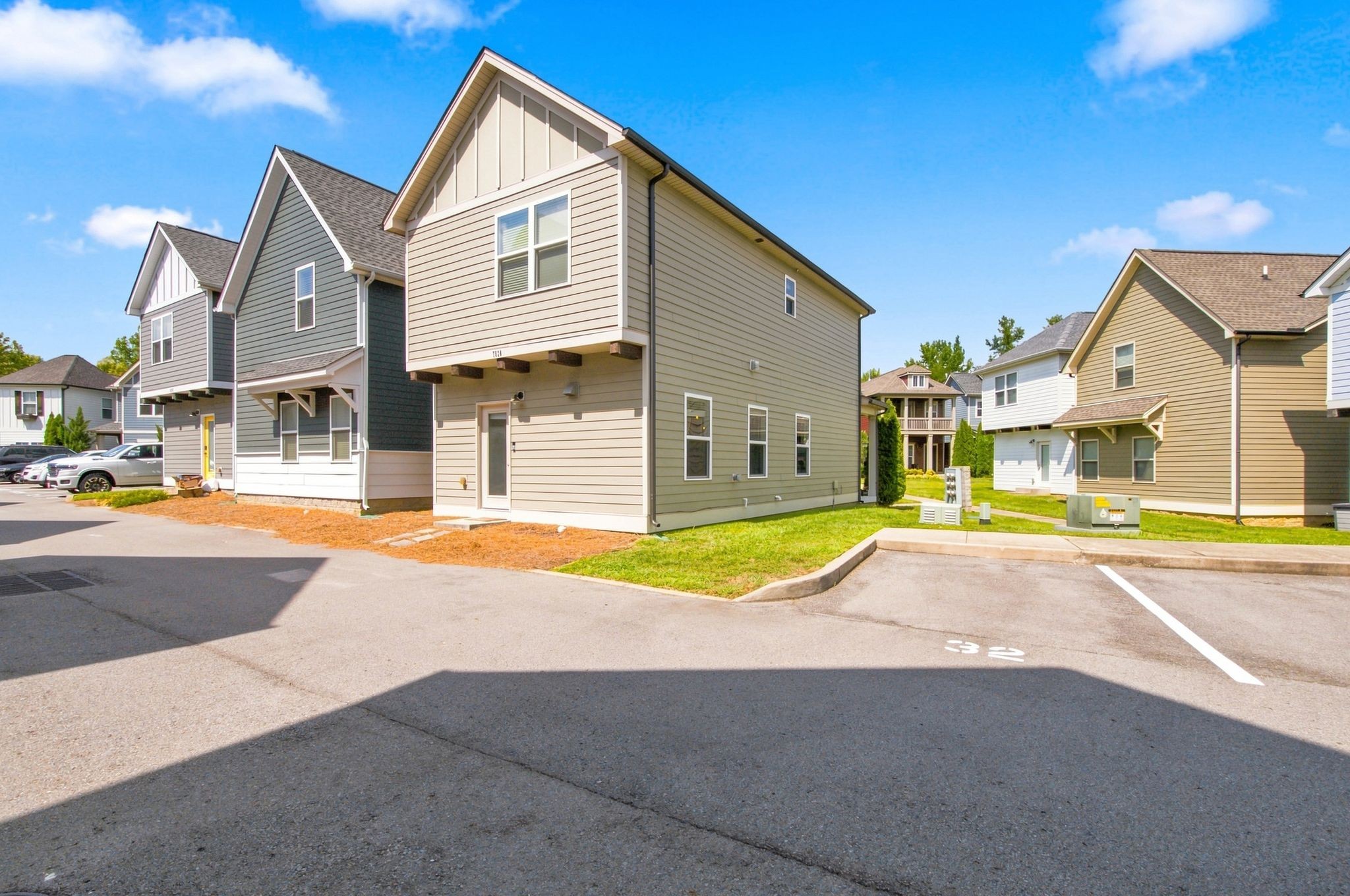 7534 Station Dr, Nashville, TN 37221