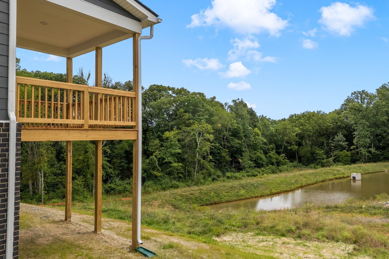 8008 Netterfield Dr, White House, TN 37188