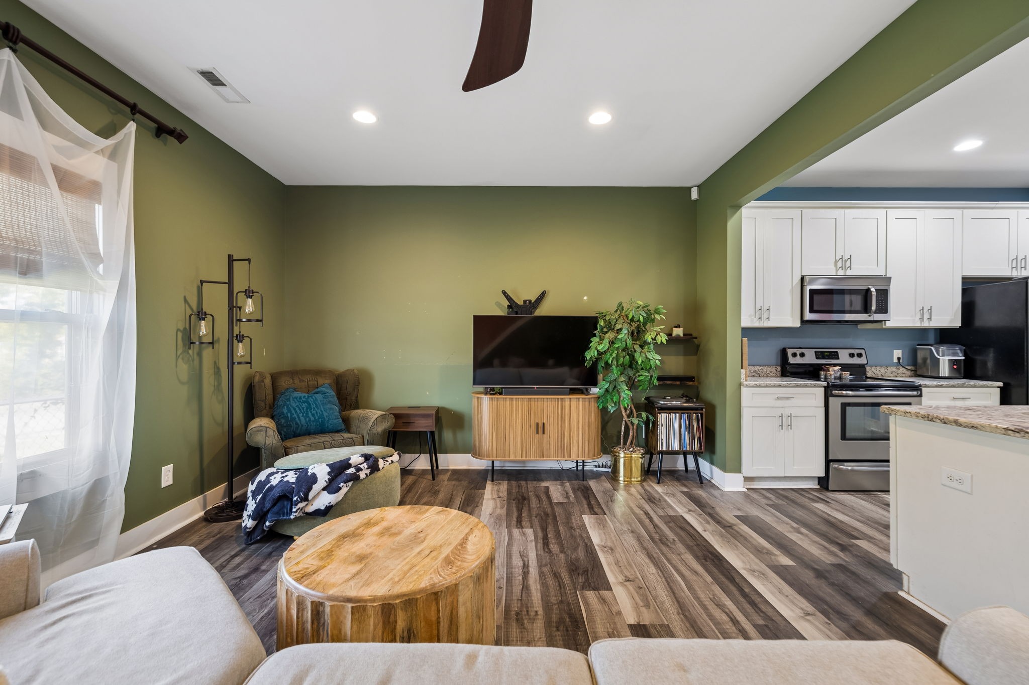 421 Joy Ave, Nashville, TN 37207