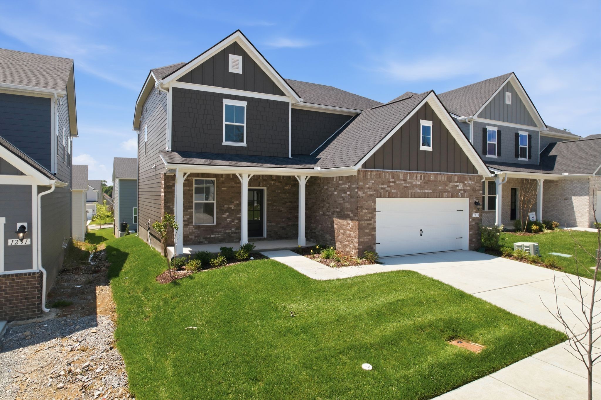 1233 Wallace Way, Hermitage, TN 37076