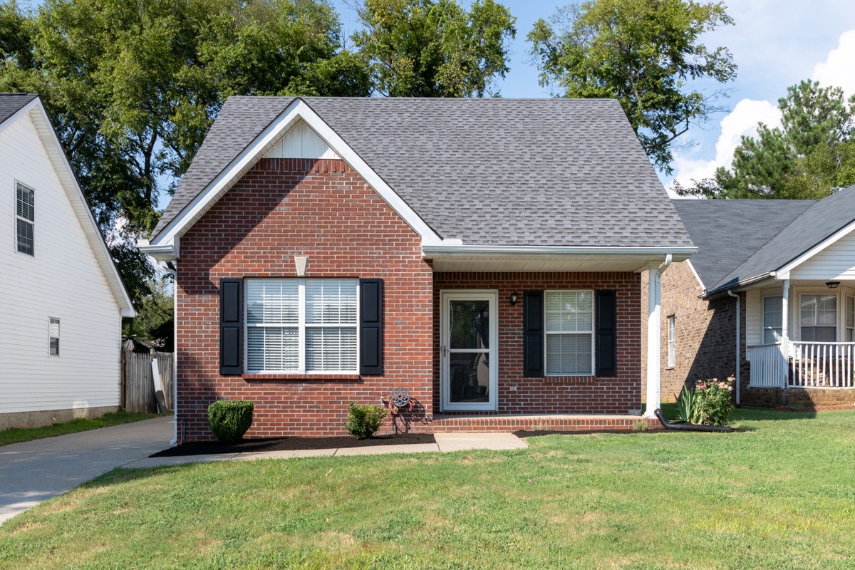 520 Freedom Ct, Murfreesboro, TN 37129