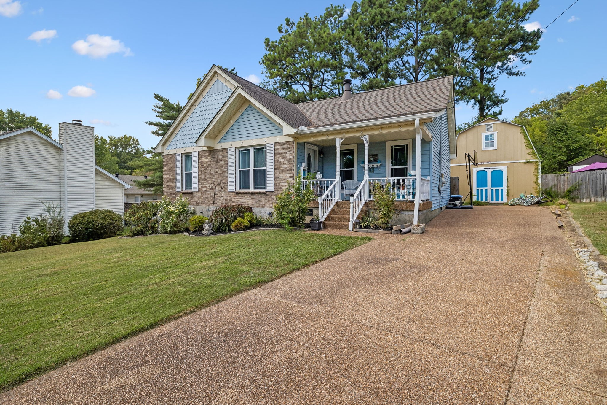 709 Woodbrier Ct, Hermitage, TN 37076