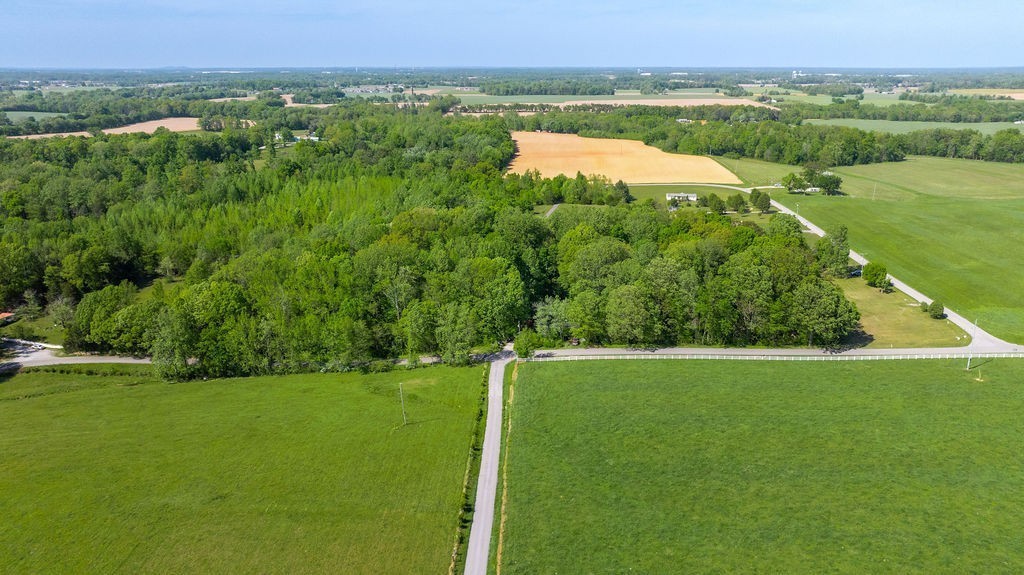 512 N Happy Hollow Rd, Portland, TN 37148