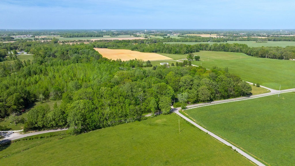 512 N Happy Hollow Rd, Portland, TN 37148