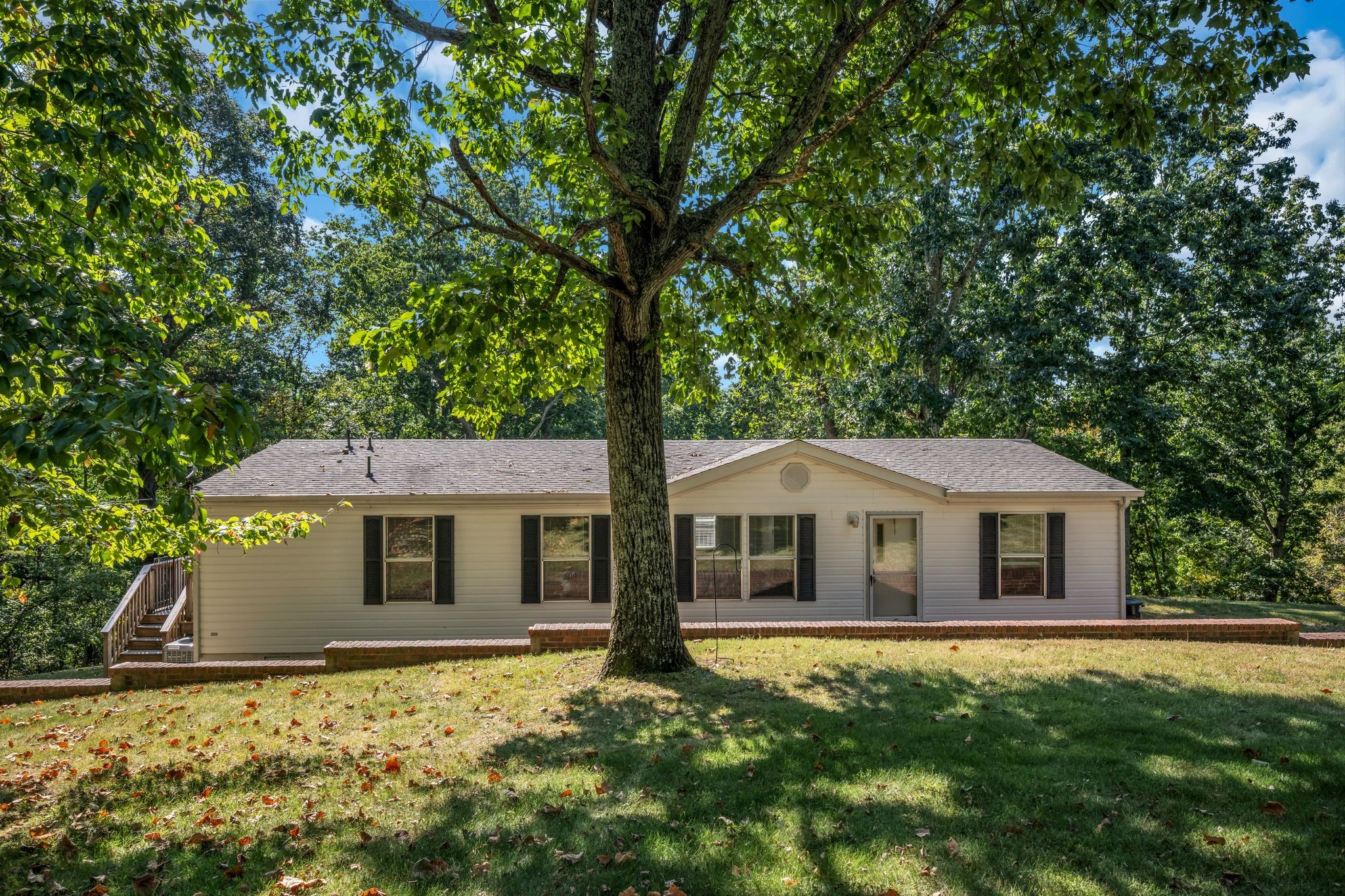 1066 Paula Ln, Pegram, TN 37143
