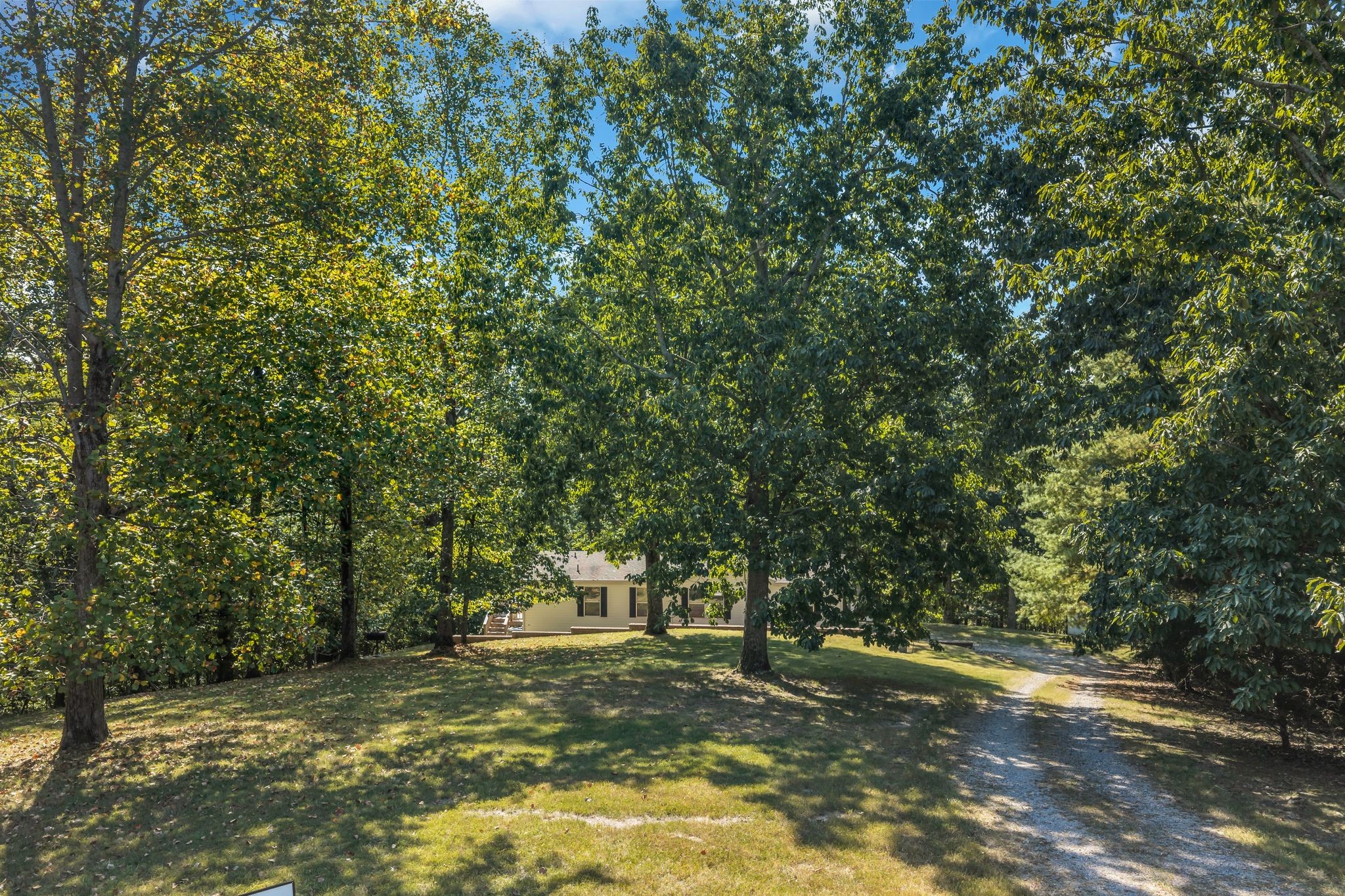 1066 Paula Ln, Pegram, TN 37143
