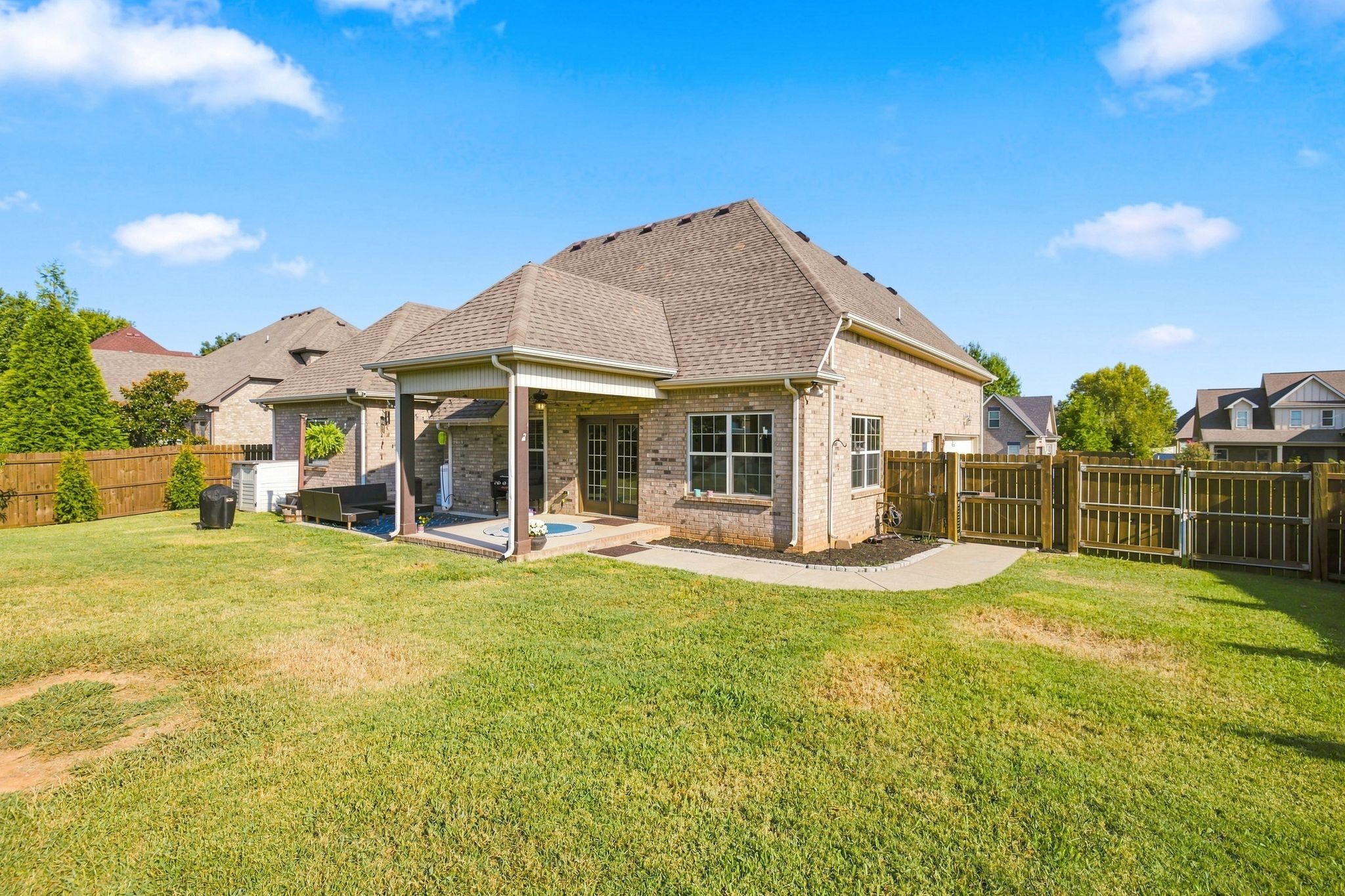 1734 Bear Paw Ln, Murfreesboro, TN 37130