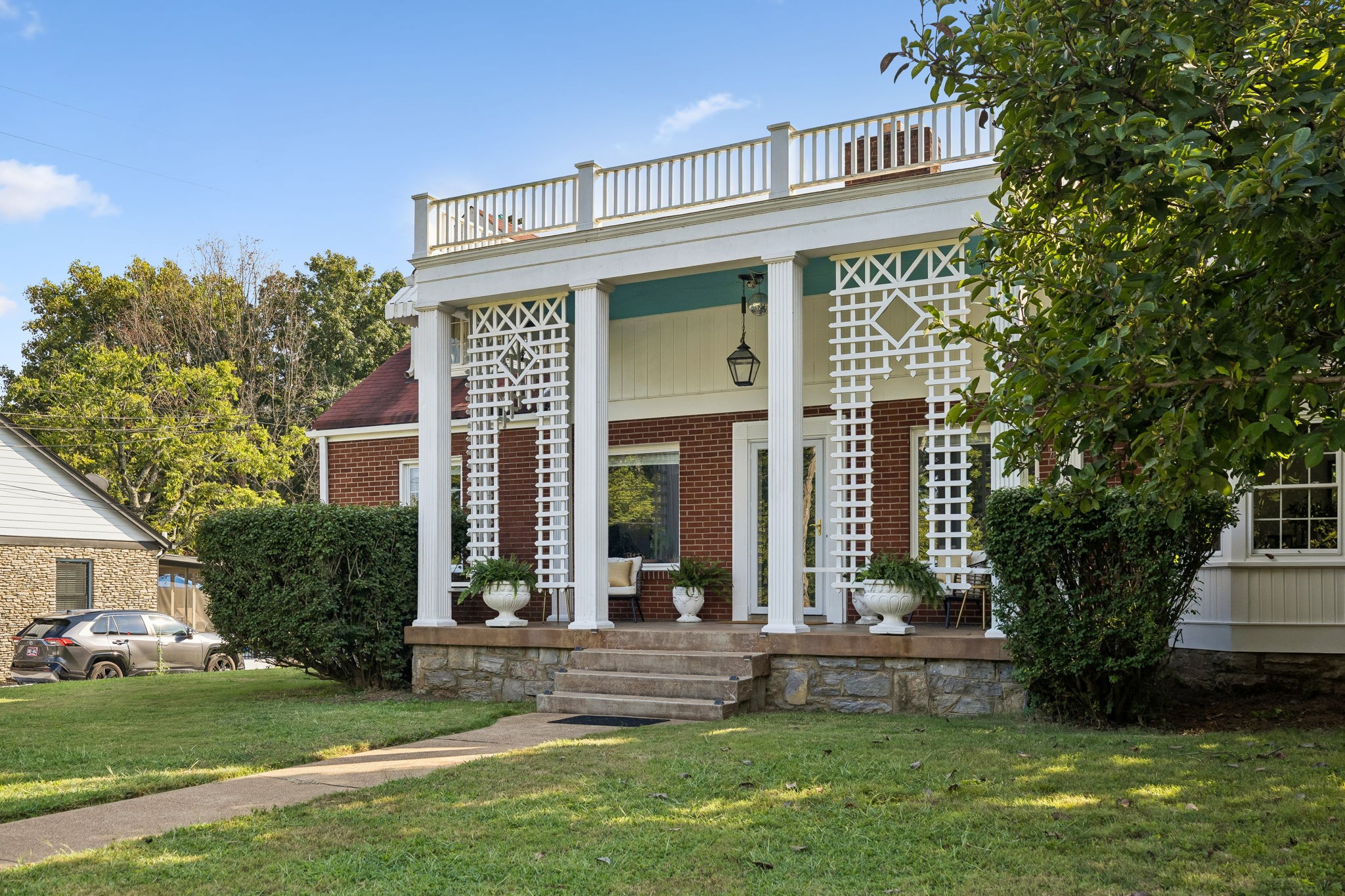 1310 Riverwood Dr, Nashville, TN 37216