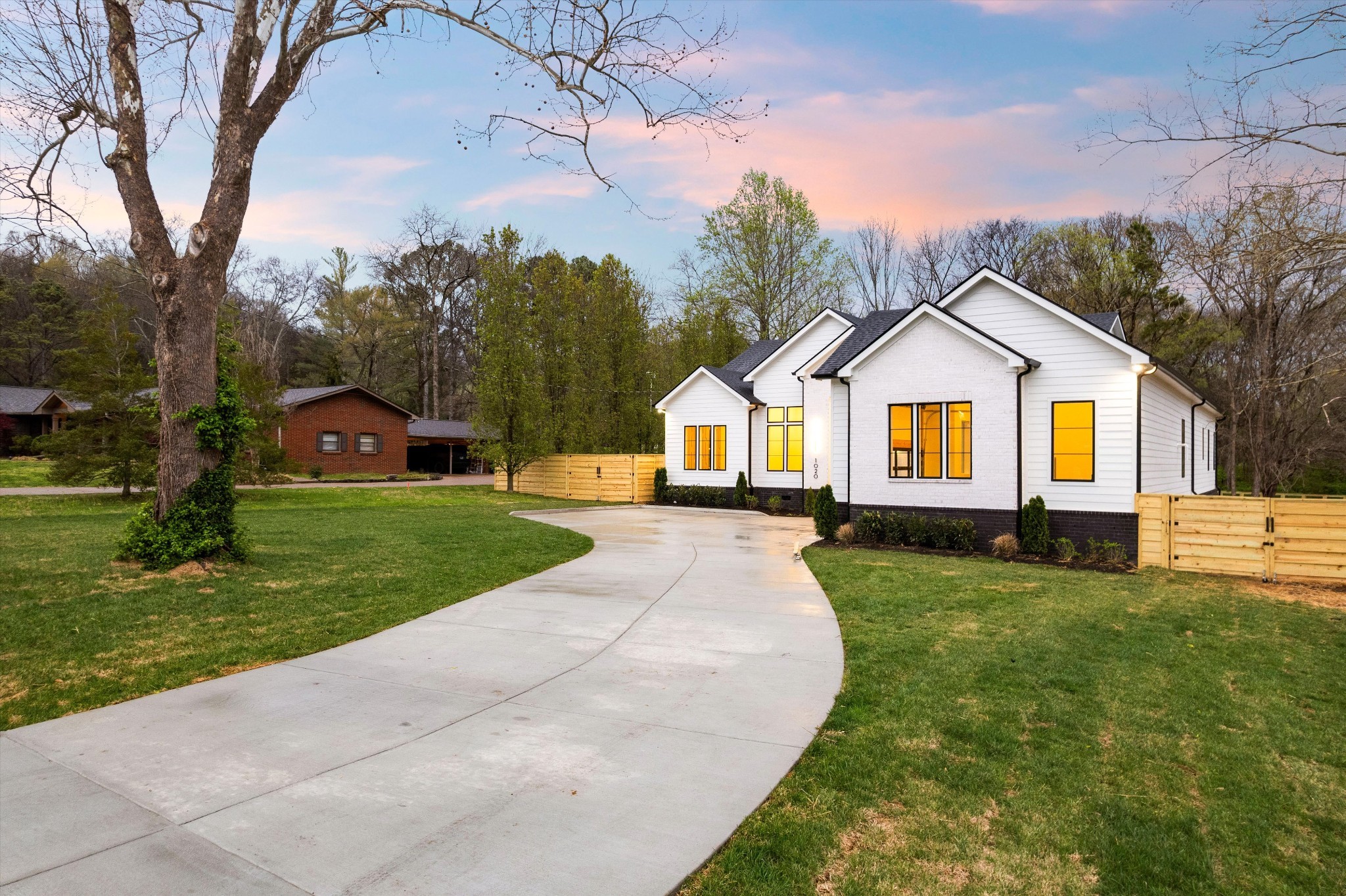 1020 Hickory Hollow Rd, Nashville, TN 37221
