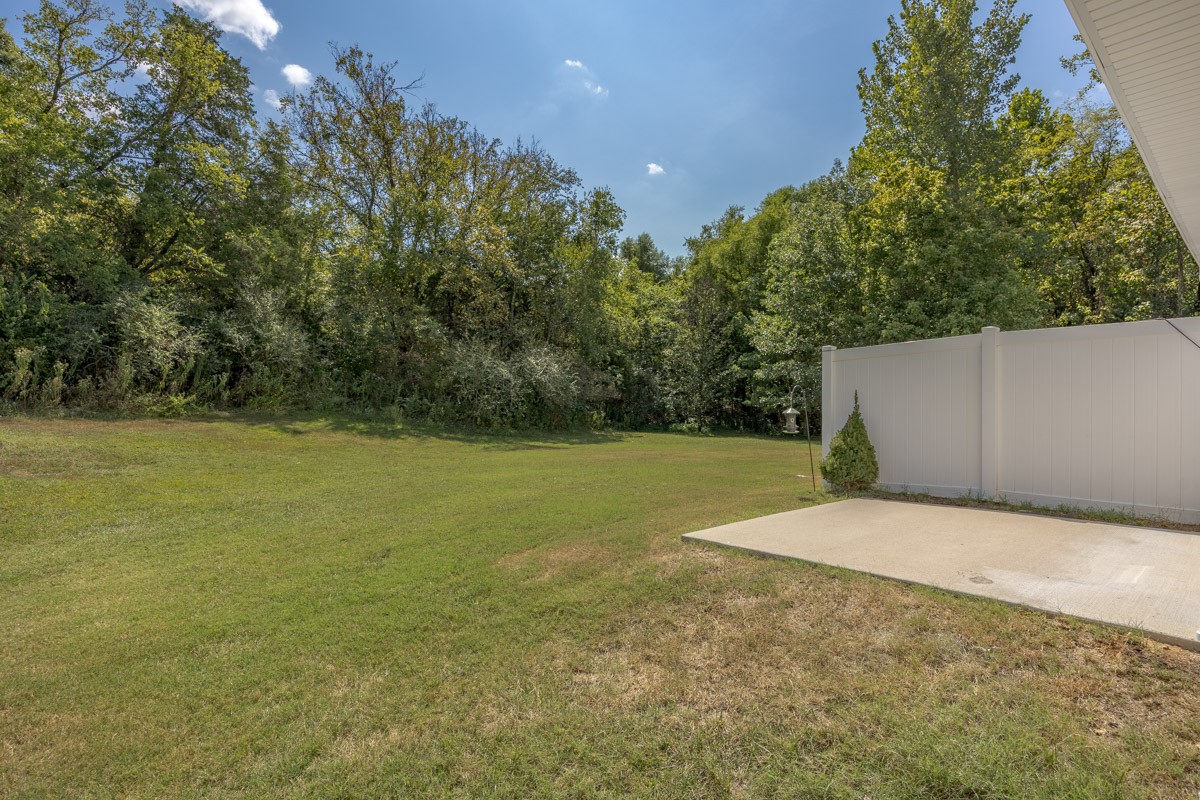326 Kristen Ct, Columbia, TN 38401