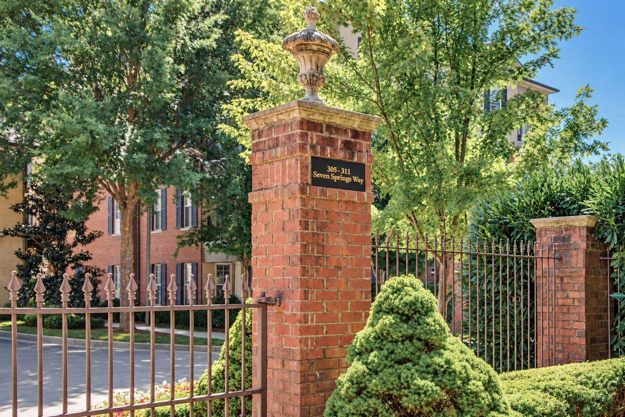 307 Seven Springs Way #102, Brentwood, TN 37027
