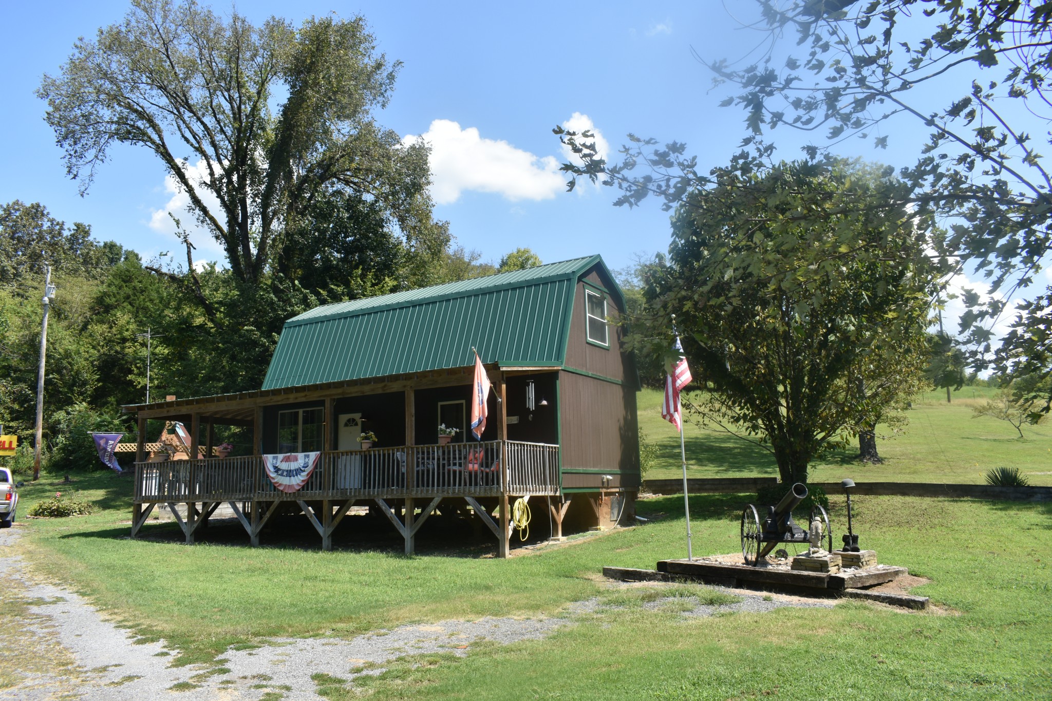 56 Nickajack Rd, Pleasant Shade, TN 37145