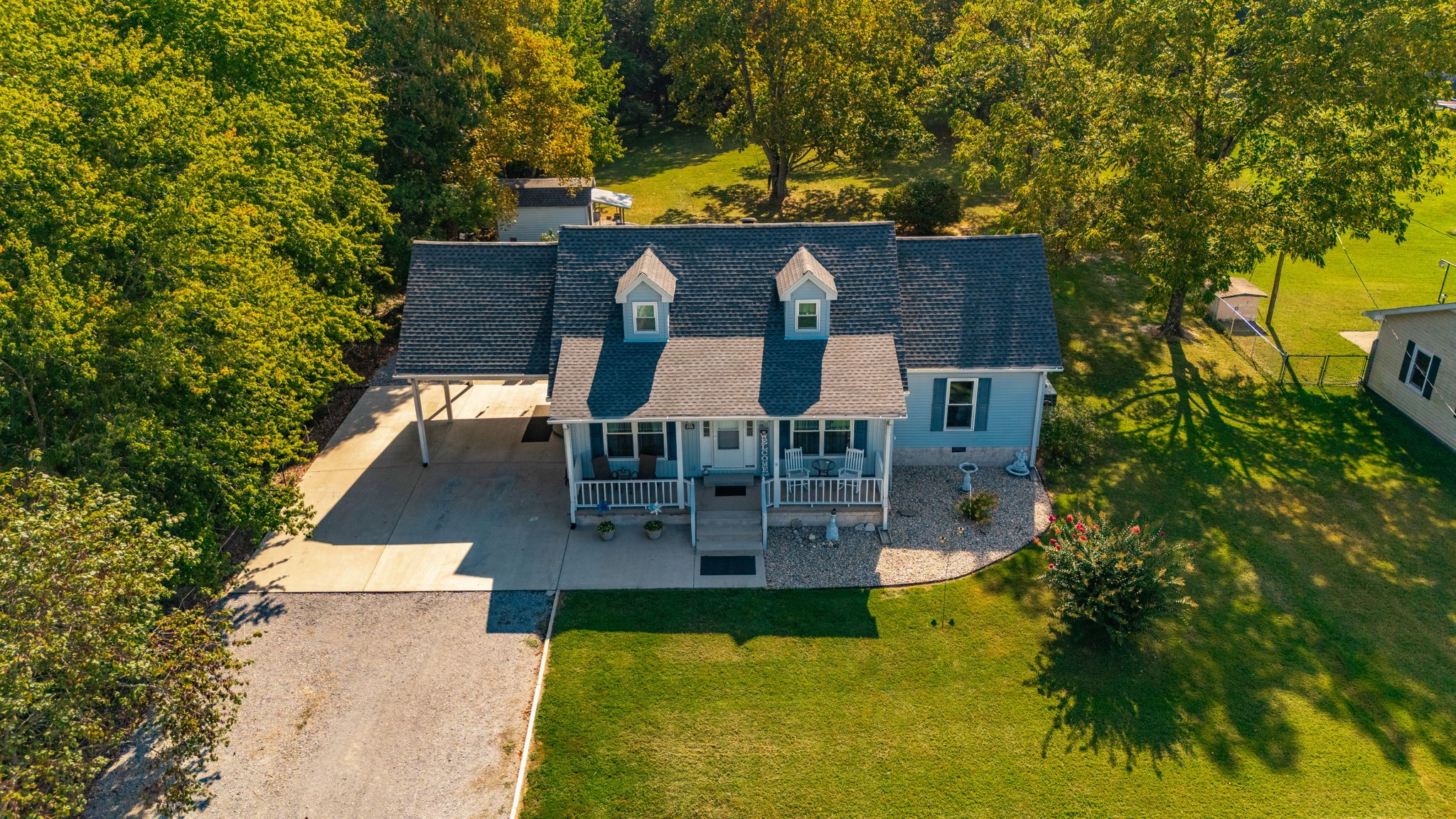 305 Paul Thompson Rd, Bethpage, TN 37022