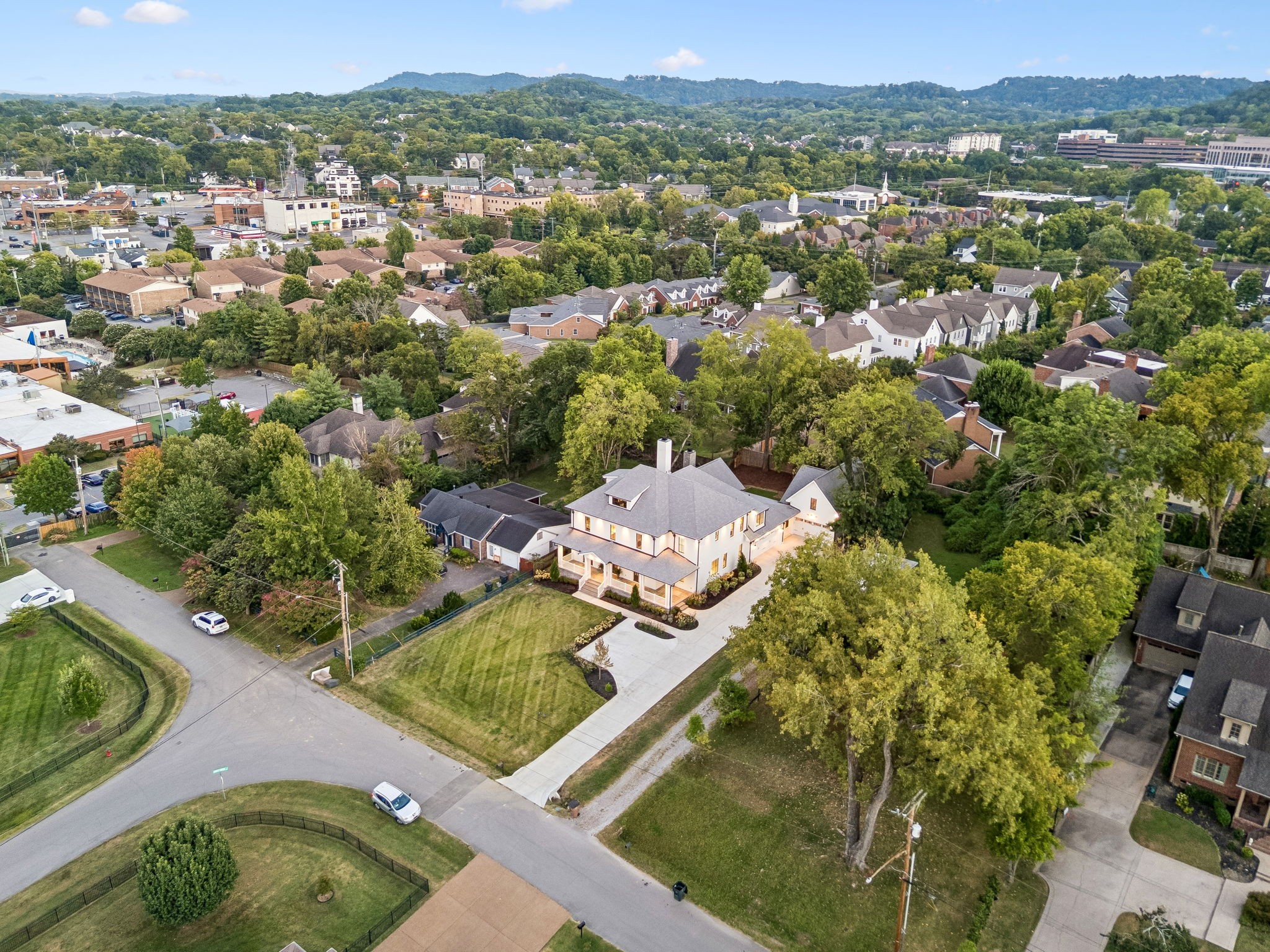 2301 Warfield Ln, Nashville, TN 37215