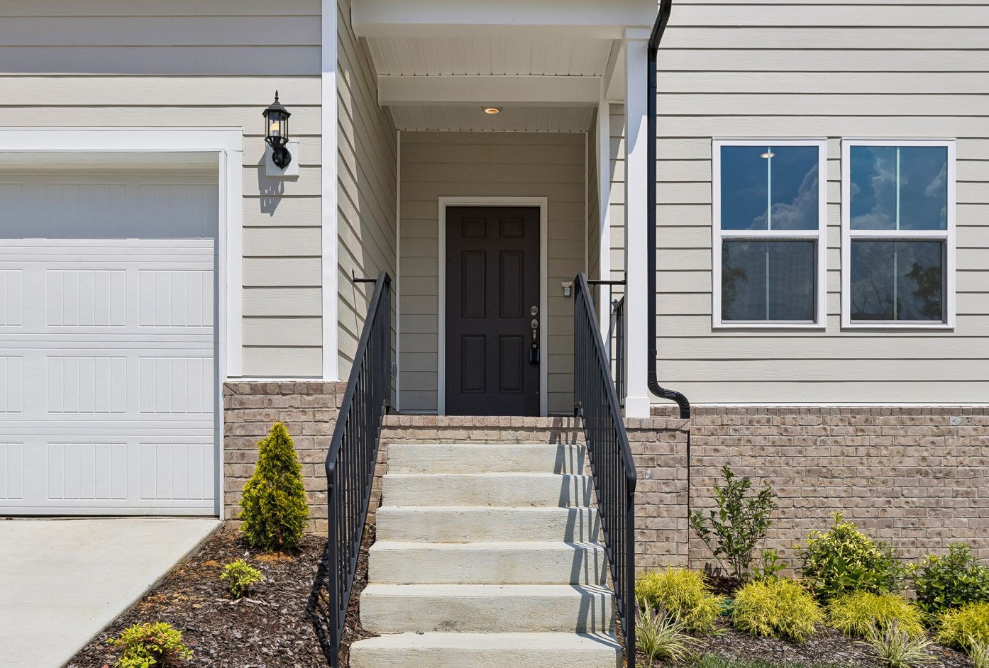 480 Jet Stream Dr, La Vergne, TN 37086