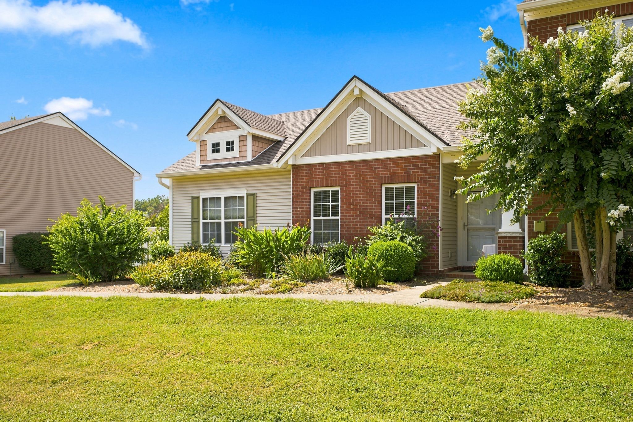 949 Seven Oaks Blvd, Smyrna, TN 37167