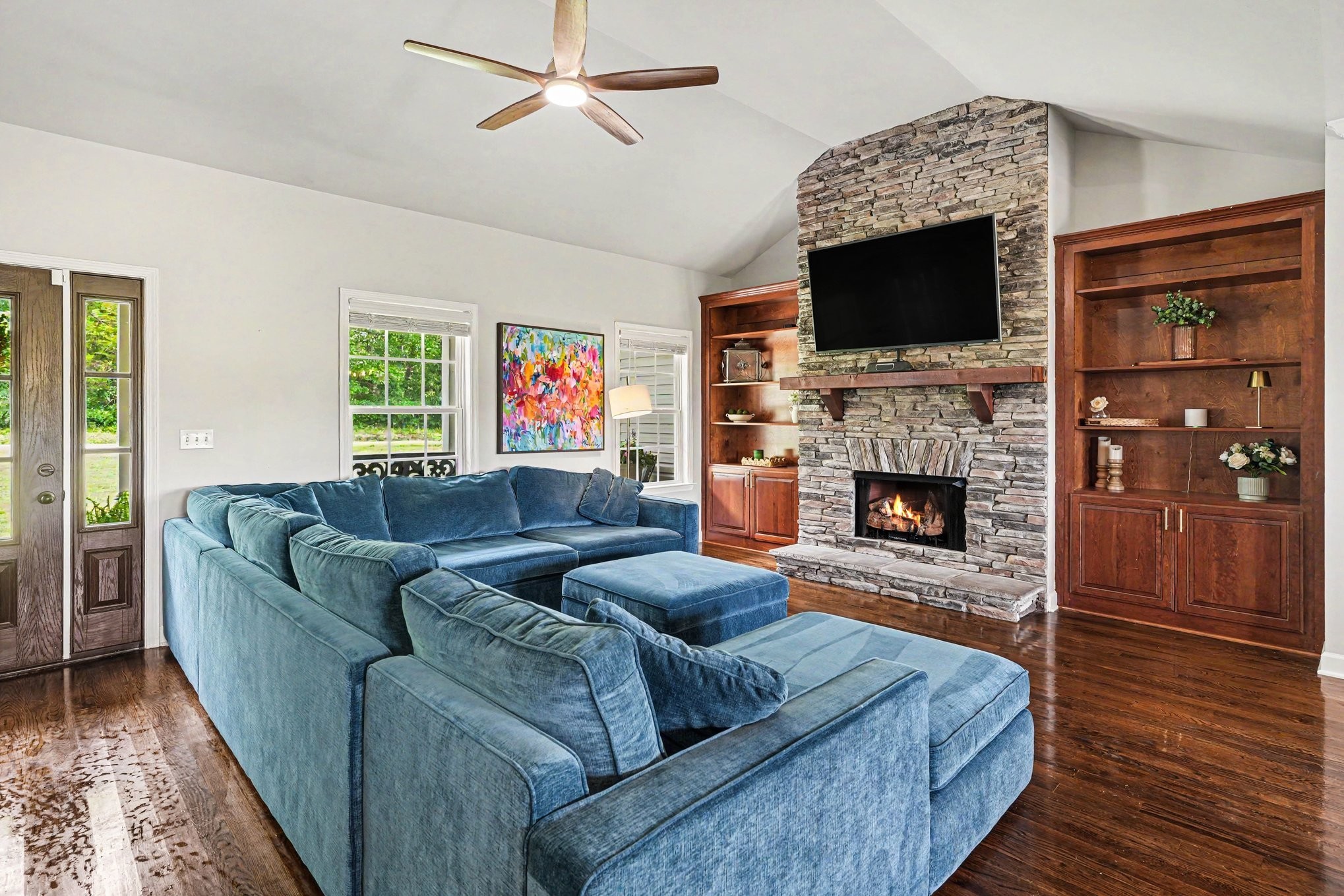 948 Goslin Branch Rd, Burns, TN 37029