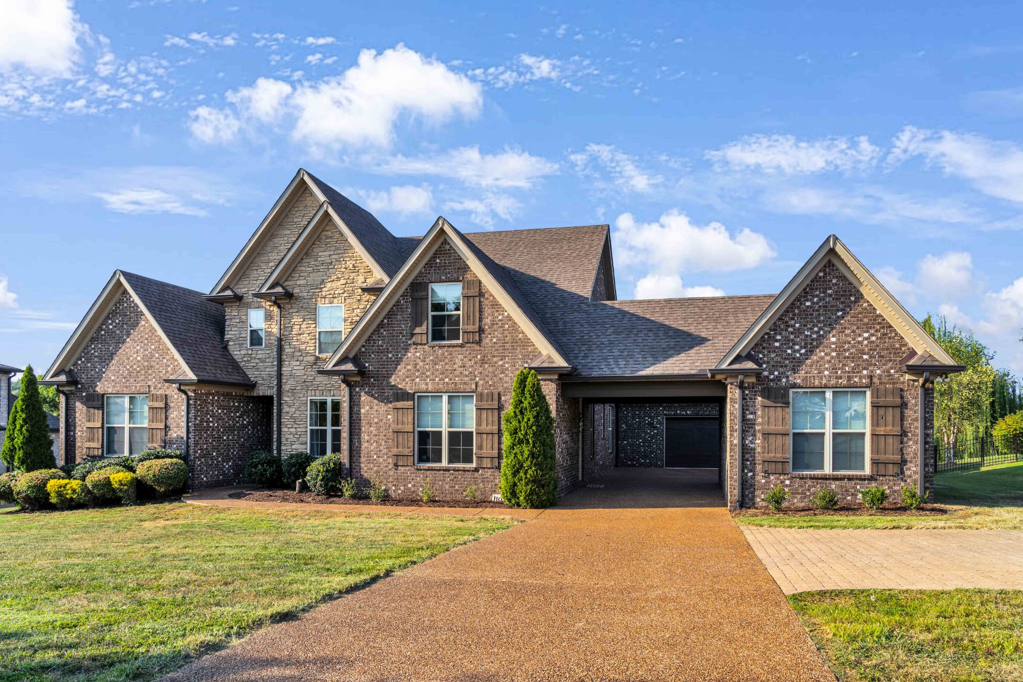 711 Shute Ln, Hendersonville, TN 37075