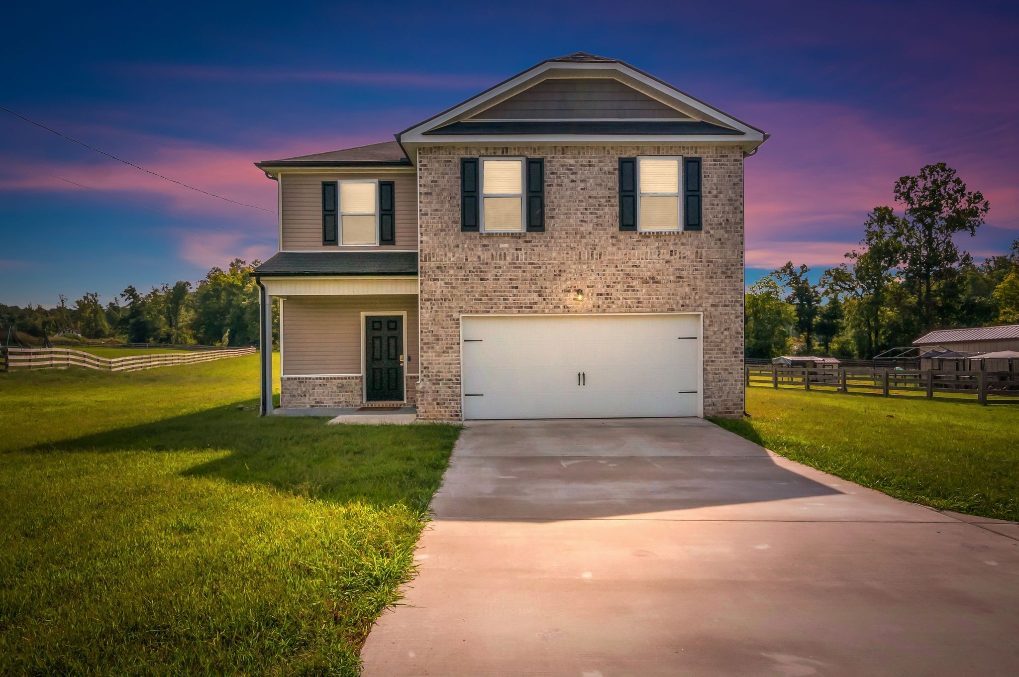 1055 E Piney Rd, Dickson, TN 37055