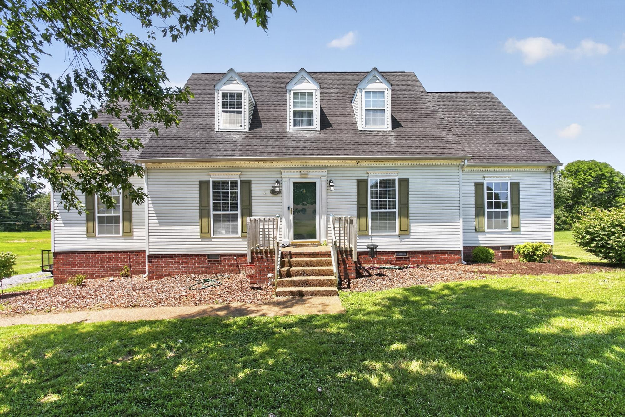 2558 S Mount Pleasant Rd, Greenbrier, TN 37073