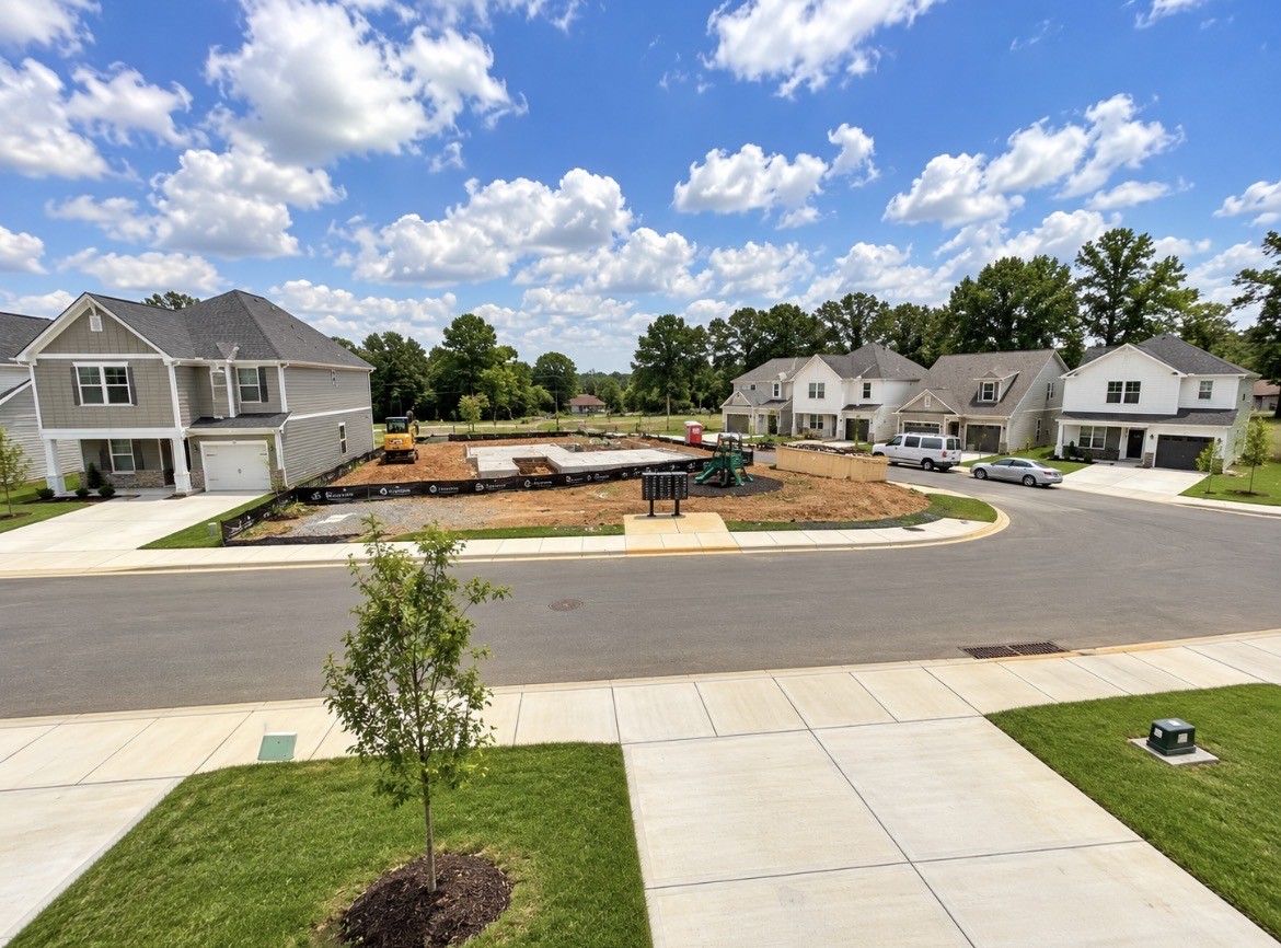 110 Florence Cv, Burns, TN 37029