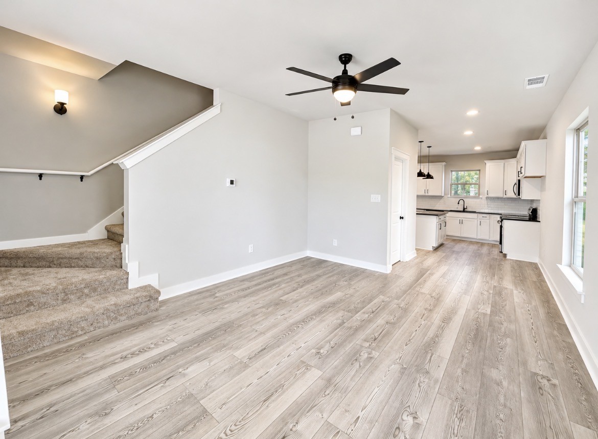 110 Florence Cv, Burns, TN 37029