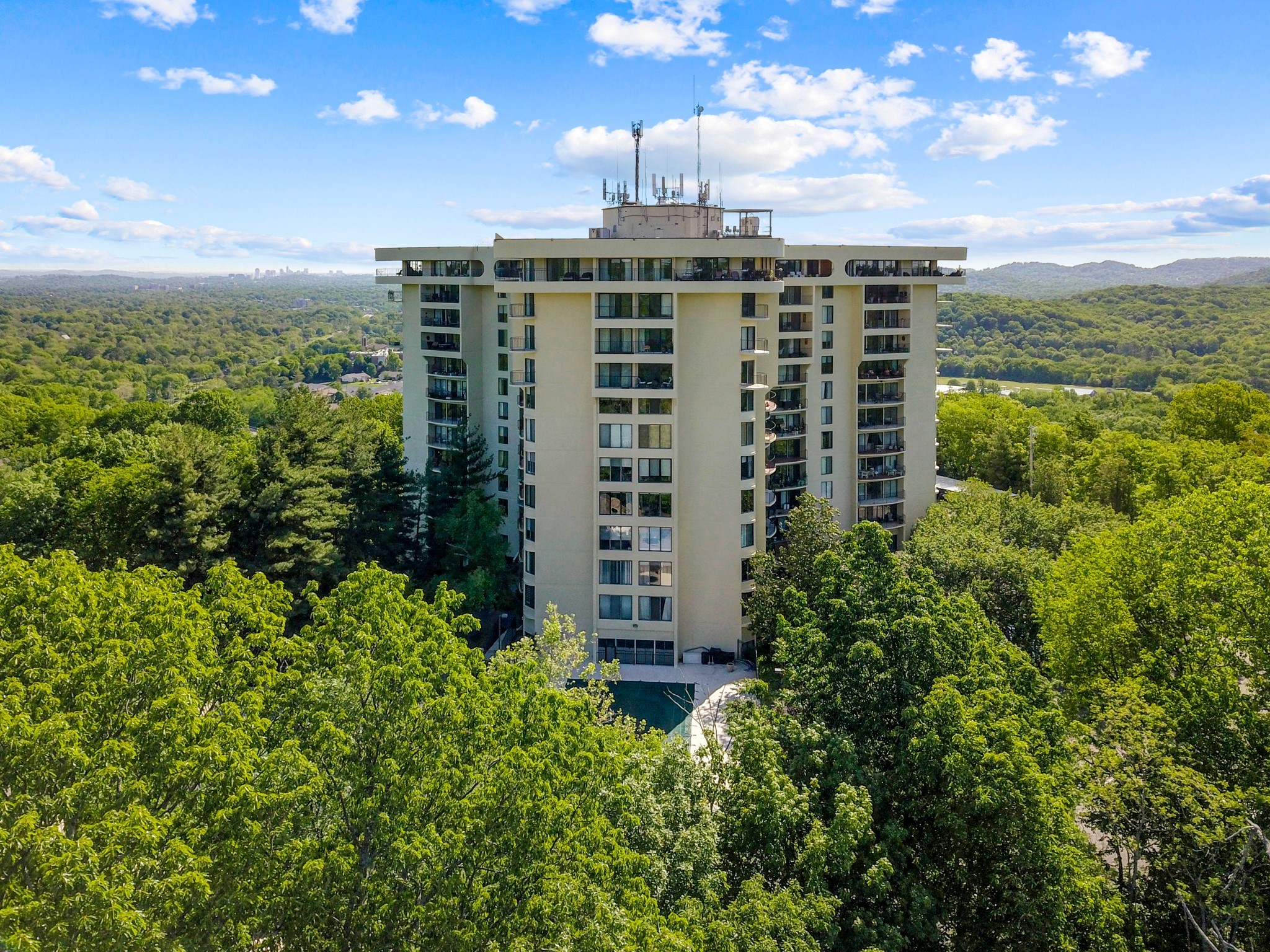 6666 Brookmont Ter #1012, Nashville, TN 37205