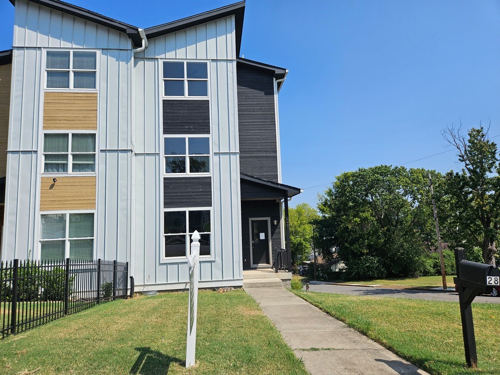 28 N Hill St, Nashville, TN 37210